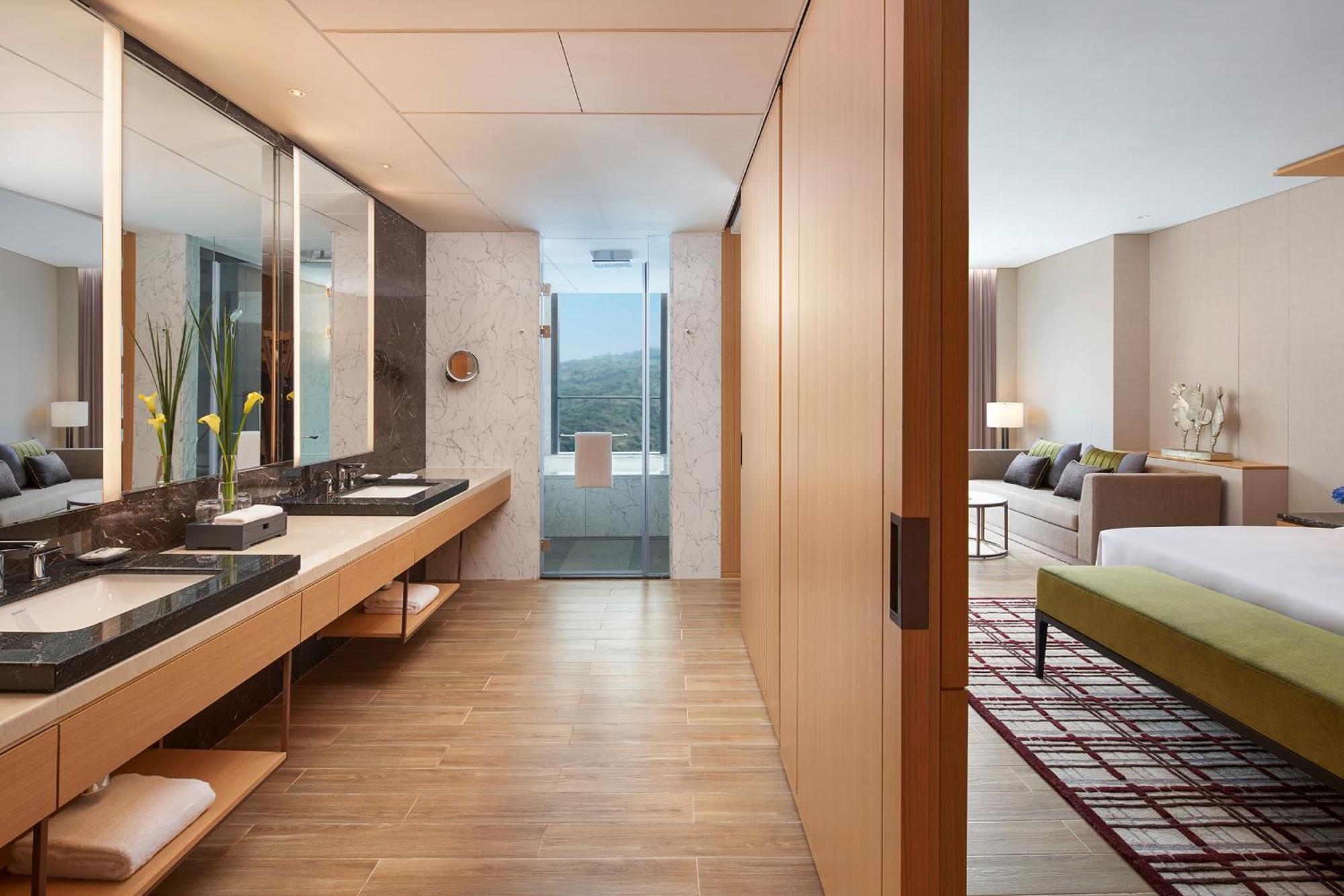 Hyatt Regency Hengqin 5*